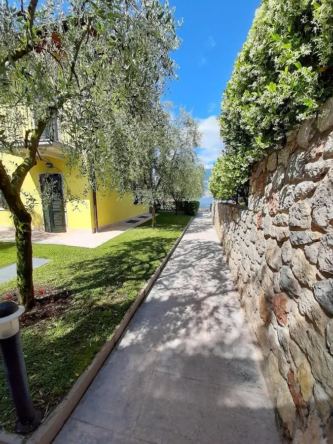 Appartamenti Elisabeth Brenzone sul Garda 3*,  İtalya